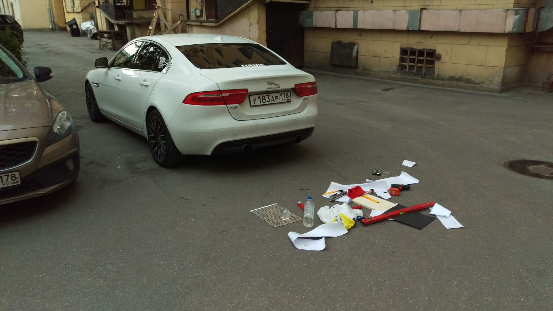 Шумка багажника #1 — Jaguar XE, 2 л, 2015 года | автозвук | DRIVE2