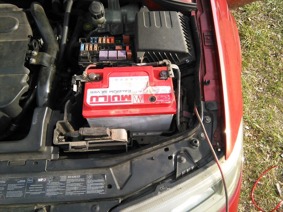 Для тех кто не знает как протянуть провода к сабу — Renault Laguna II ...