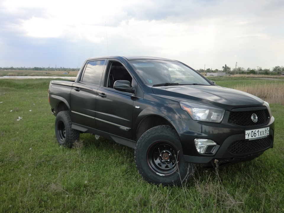 Ssangyong actyon sports 2. 315 75 16 Actyon Sport. Актион спорт 2 саб. Диски широкие на SSANGYONG Actyon New. Тюнинг для бездорожья саньенг Актион спорт 2012.