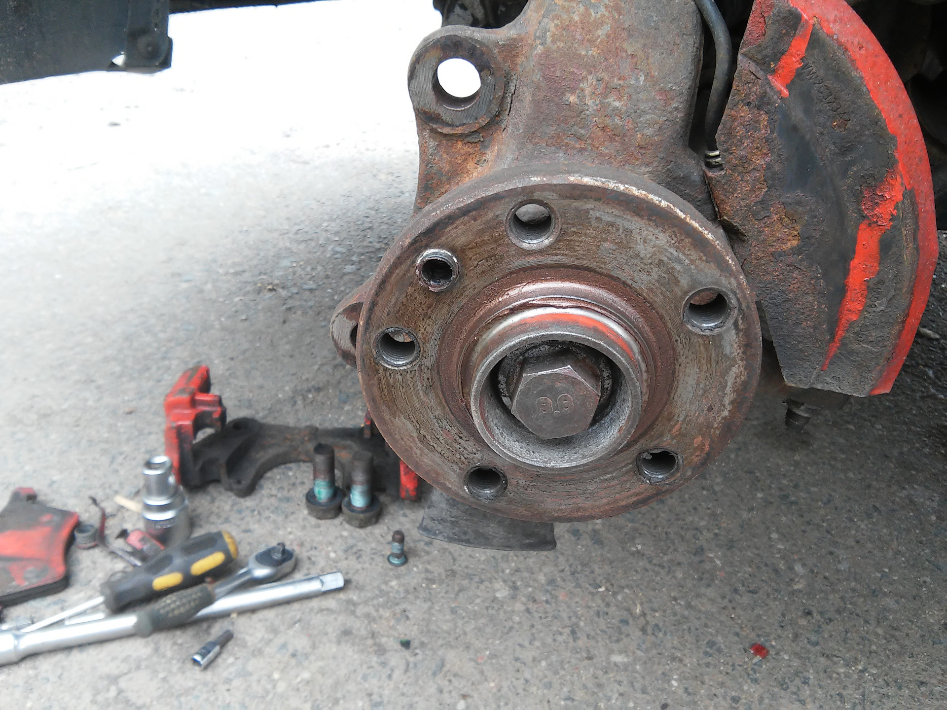 23. — Проточил тормозные диски. — SEAT Alhambra, 1,9 л, 2001 года ...