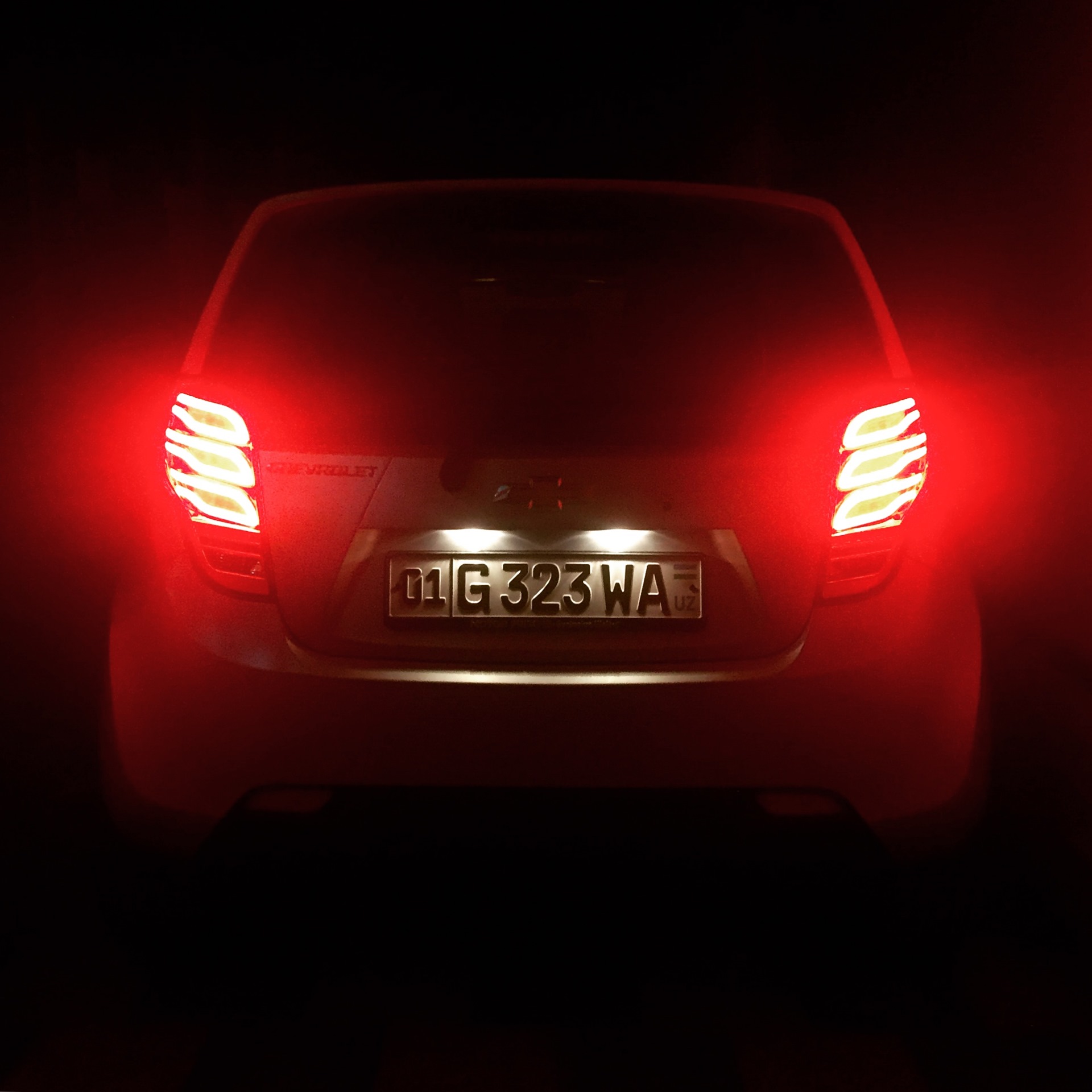 Лед лампы в мерседес w211. Задние фонари w212 рестайлинг. Фонари mustang vland 2018 задние с желтым поворотником. Лампочка в противотуманки мерседес w164. Лампочки диодные мерседес w204.