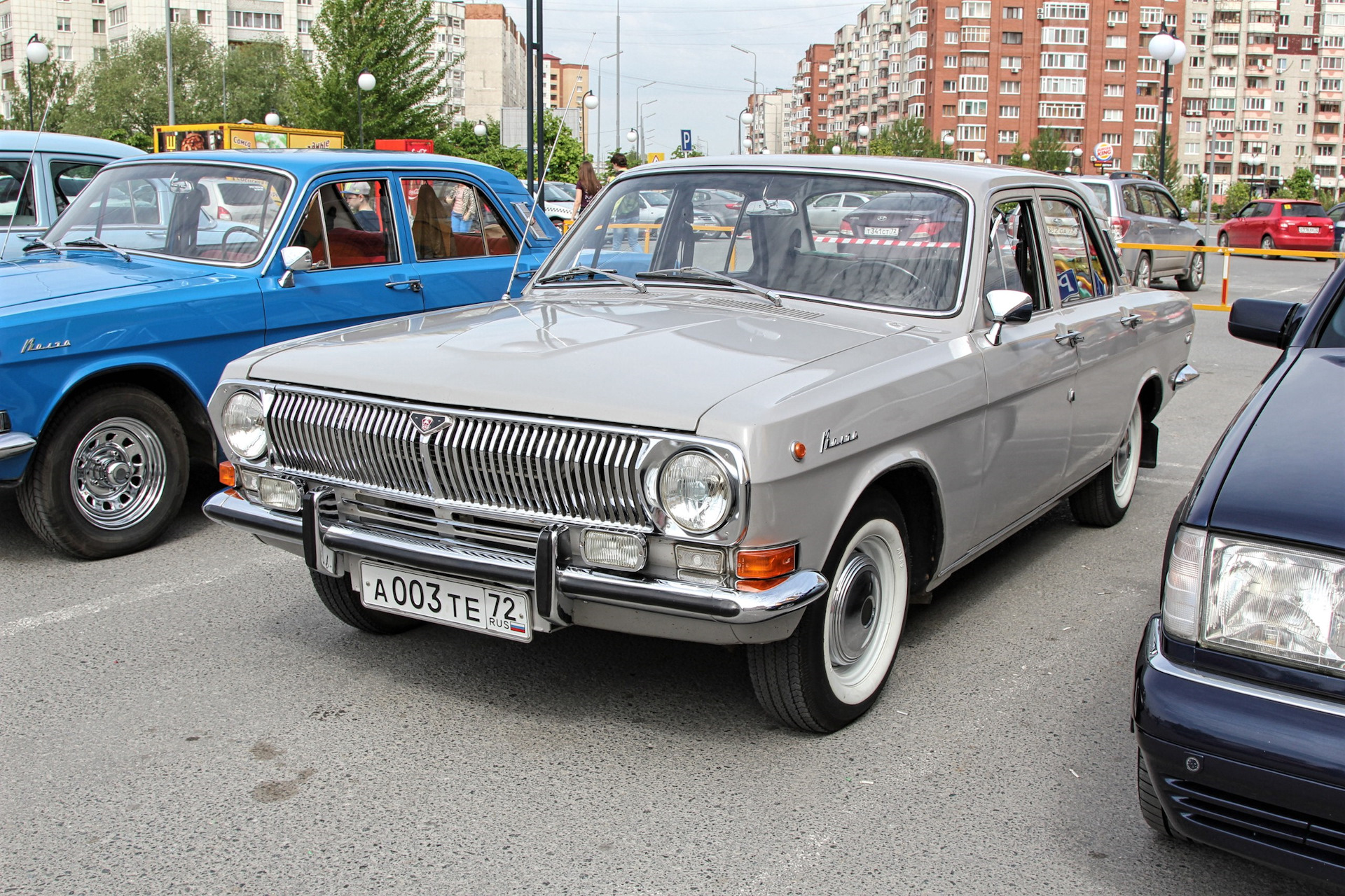 Авто тюменской. Ретро автомобили Тюмень. АВТОМОТОКЛУБ ОЛДМОТОРС Тюмень. Раритетные автомобили в Тюмени. Ретро автомобили в Тюмени Масловский.