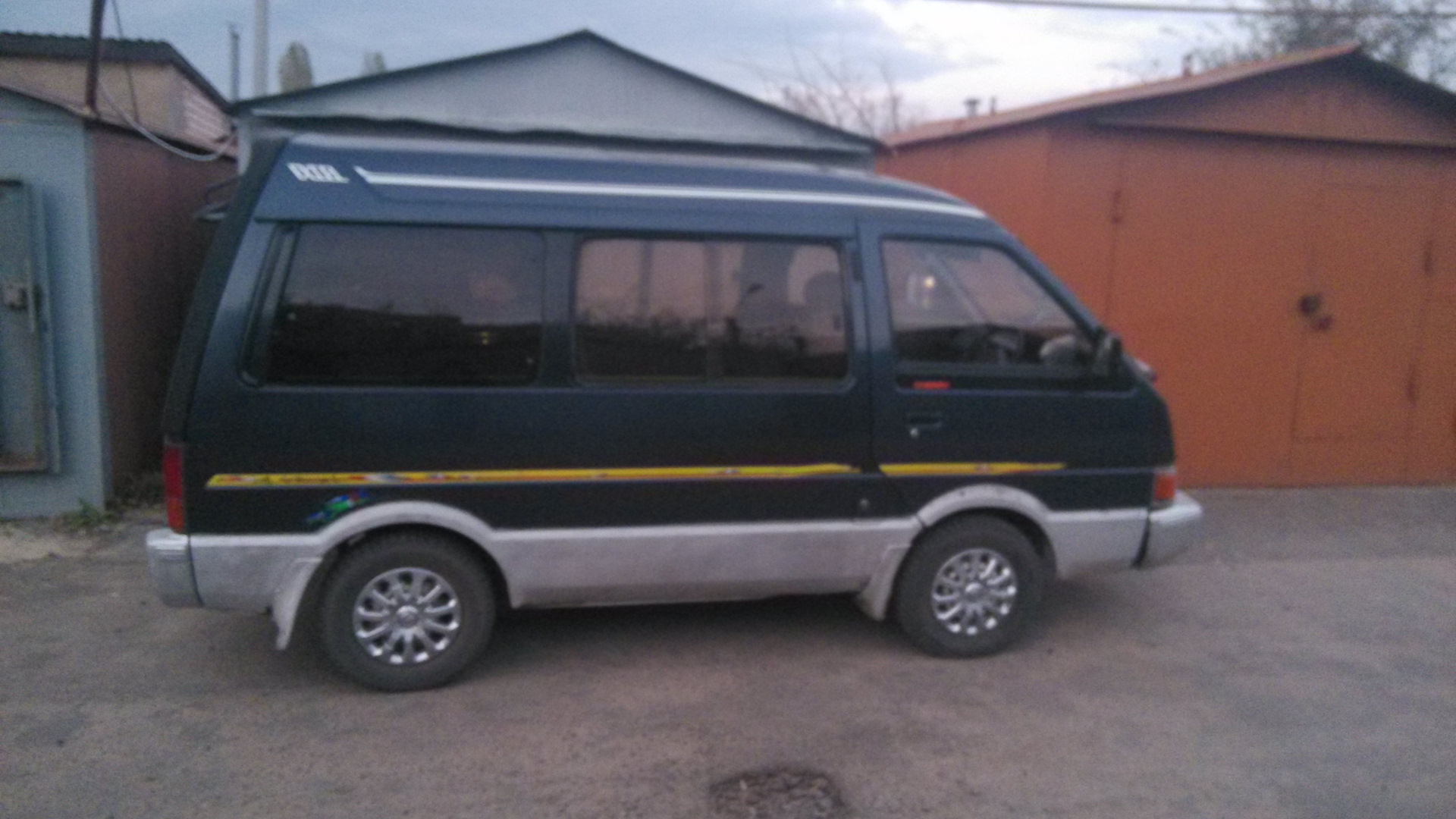 Nissan Vanette (1G) 2.0 бензиновый 1985 | ПАЗик восьми местный. на DRIVE2