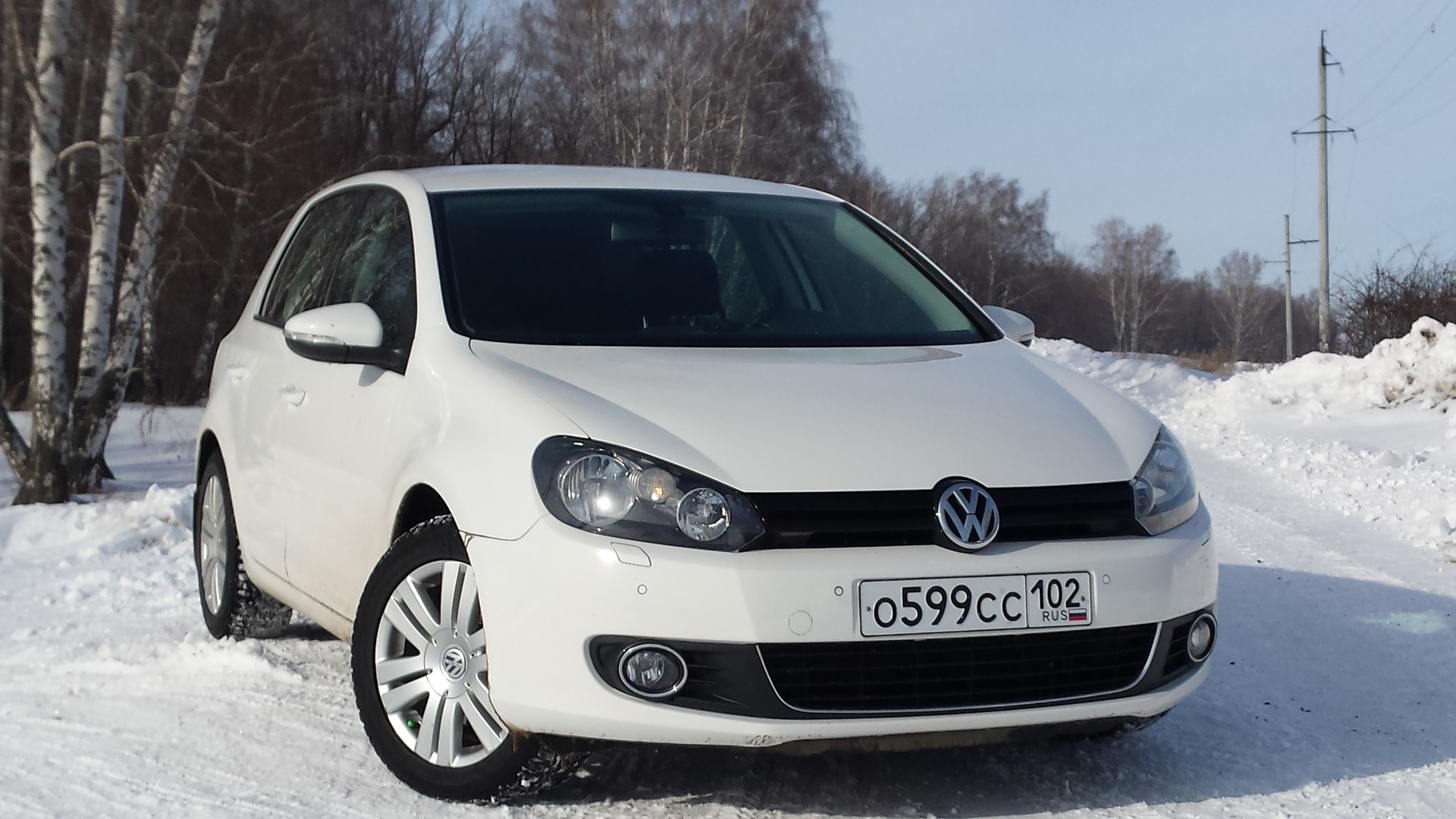 Фото белых гольф. Гольф 6 белый. Фольксваген гольф 6 белый. Golf mk6 белый. Volkswagen Golf белый.