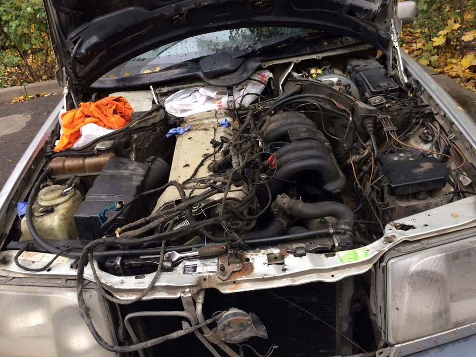 Пластик под капотом — Mercedes-Benz E-class (W124), 2,8 л, 1995 года ...