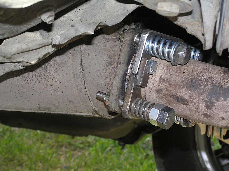 Соединение глушителя с коллектором. Болты резонатора ваз 2115. Фланец глушителя ниссан кашкай. Соединение глушителя с коллектором. Фланец глушителя nissan juke.