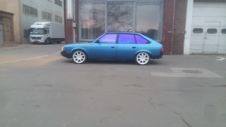 Тонировка второй слой — Москвич Святогор, 2 л, 1999 года | стайлинг ...