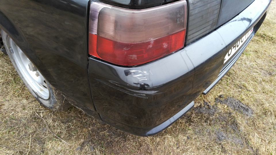 Небольшая притертость заднего бампера — Lada 112 Coupe