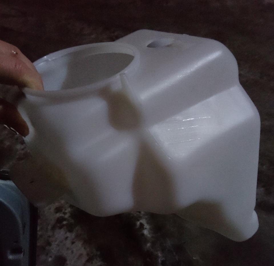 Виновник сегодняшнего торжества. Новый! — Mercedes-Benz E-Class (W124)