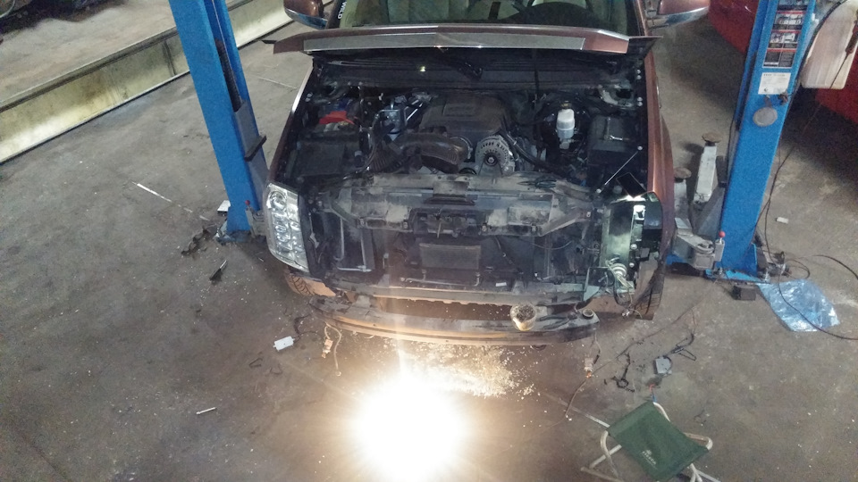 Фото в бортжурнале Cadillac Escalade (3G)