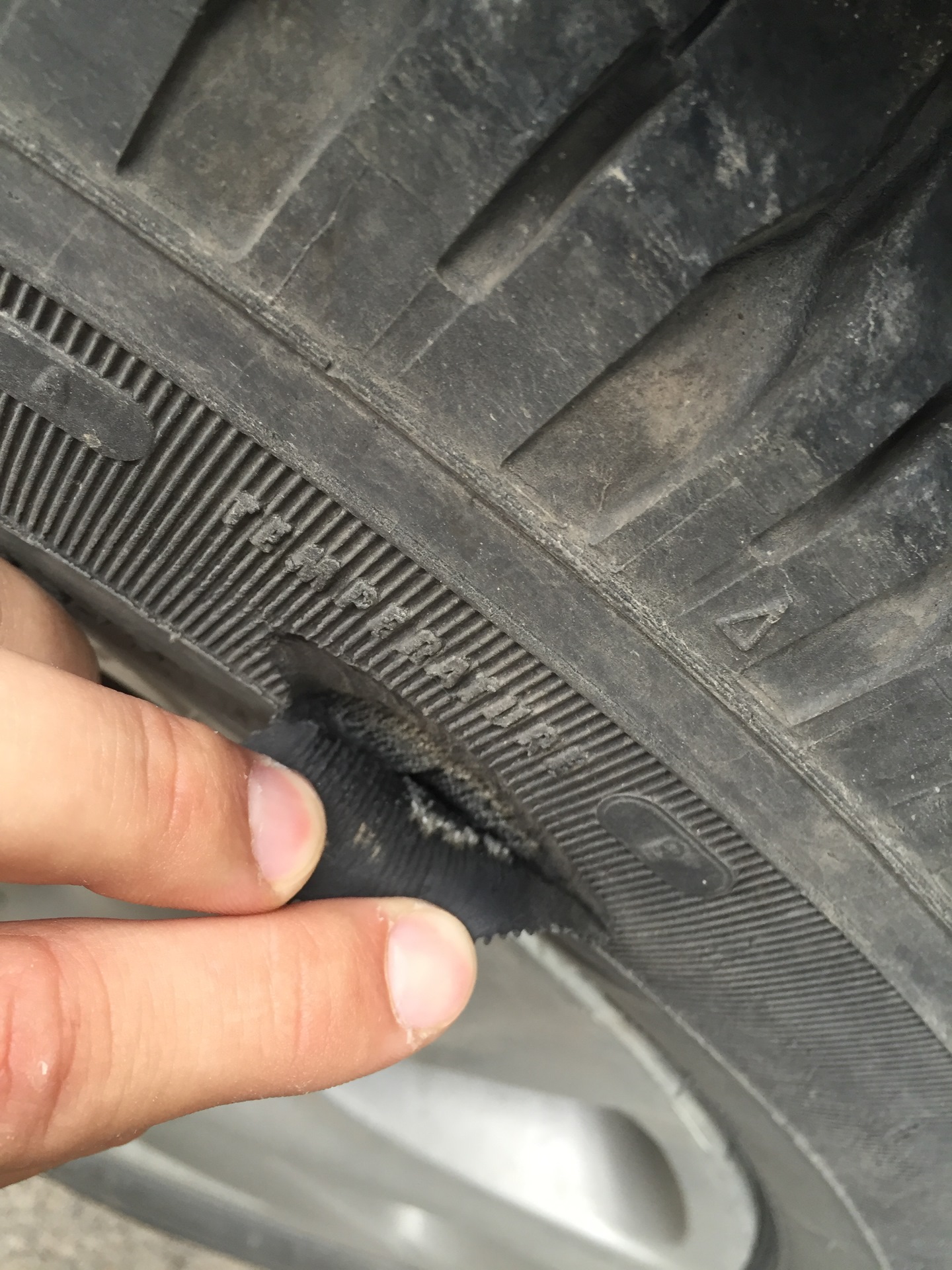 Когда рвется резина — Infiniti FX (1G), 3,5 л, 2007 года | шины | DRIVE2