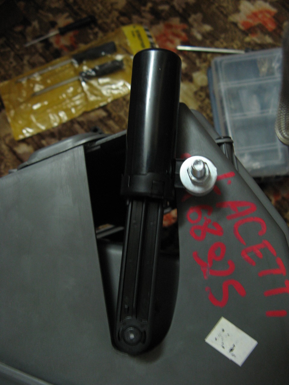 Плавное открывание бардачка — Chevrolet Lacetti SW, 1,6 л, 2011 года ...