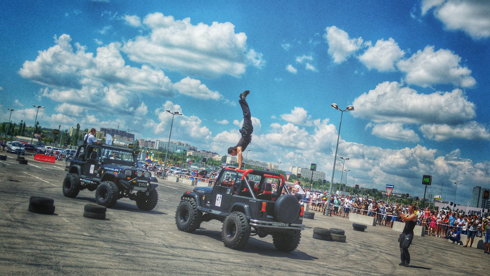 выступление паркуршиков — SEAT Arosa