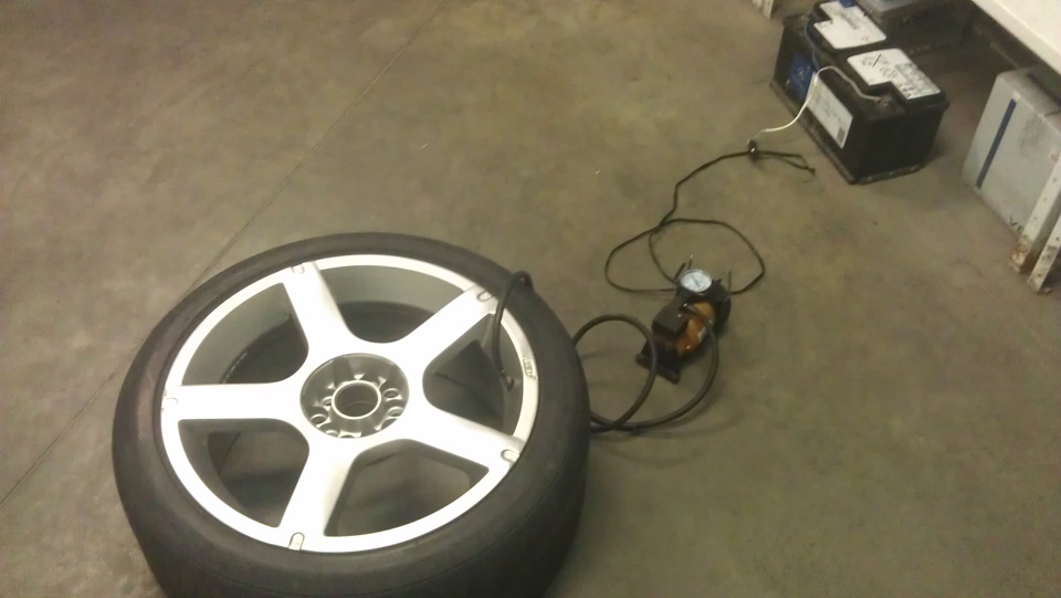 Аварийный герметик для колес — стоит ли использовать