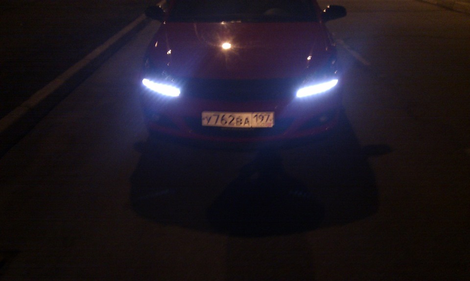 Смазано, но ярко))) — Opel Astra H GTC. Запчасти на фото: 7628A