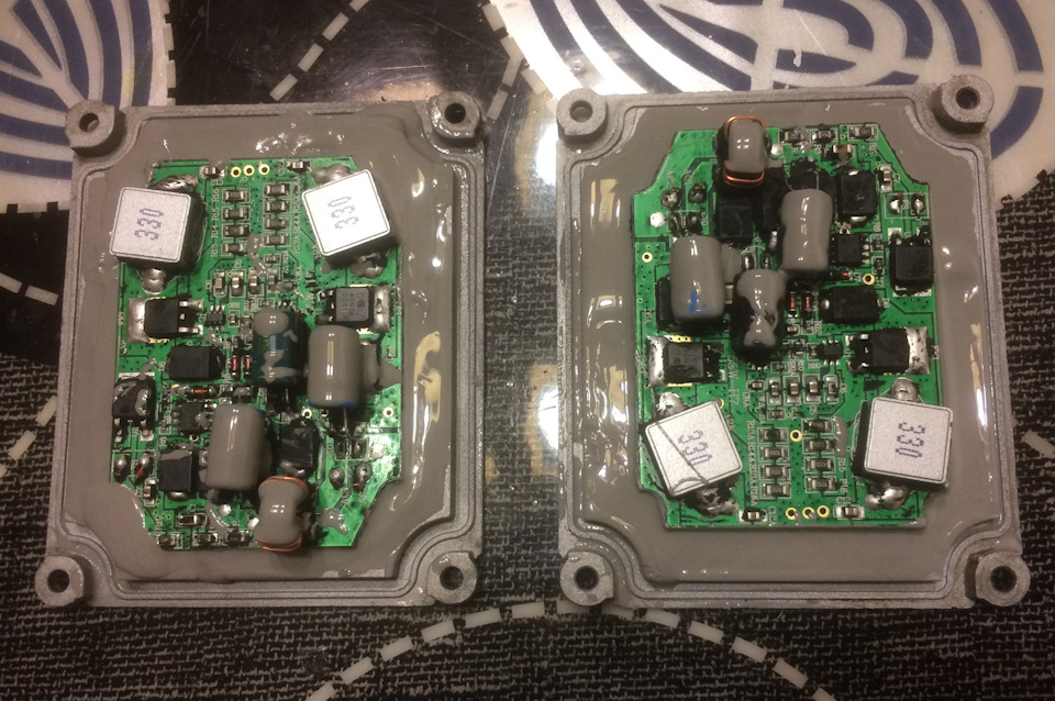 Заливаем платы тепло отводящим компаундом www.chipdip.ru/product/kptd-1-1t-5.5-250g — Audi Q7 (1G)