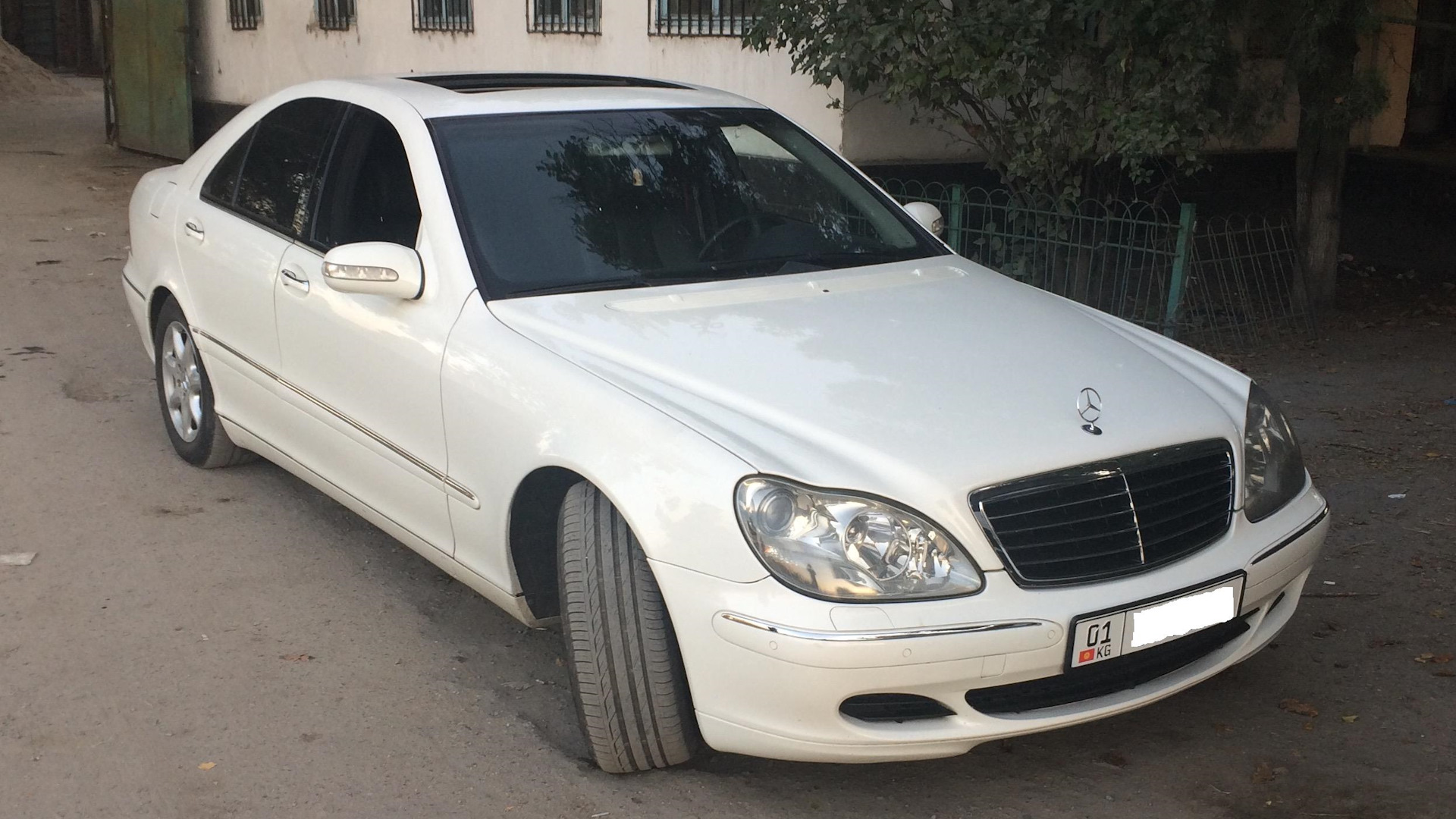 Mercedes-Benz S-Class (W220) 3.7 бензиновый 2003 | Белый Японец на DRIVE2