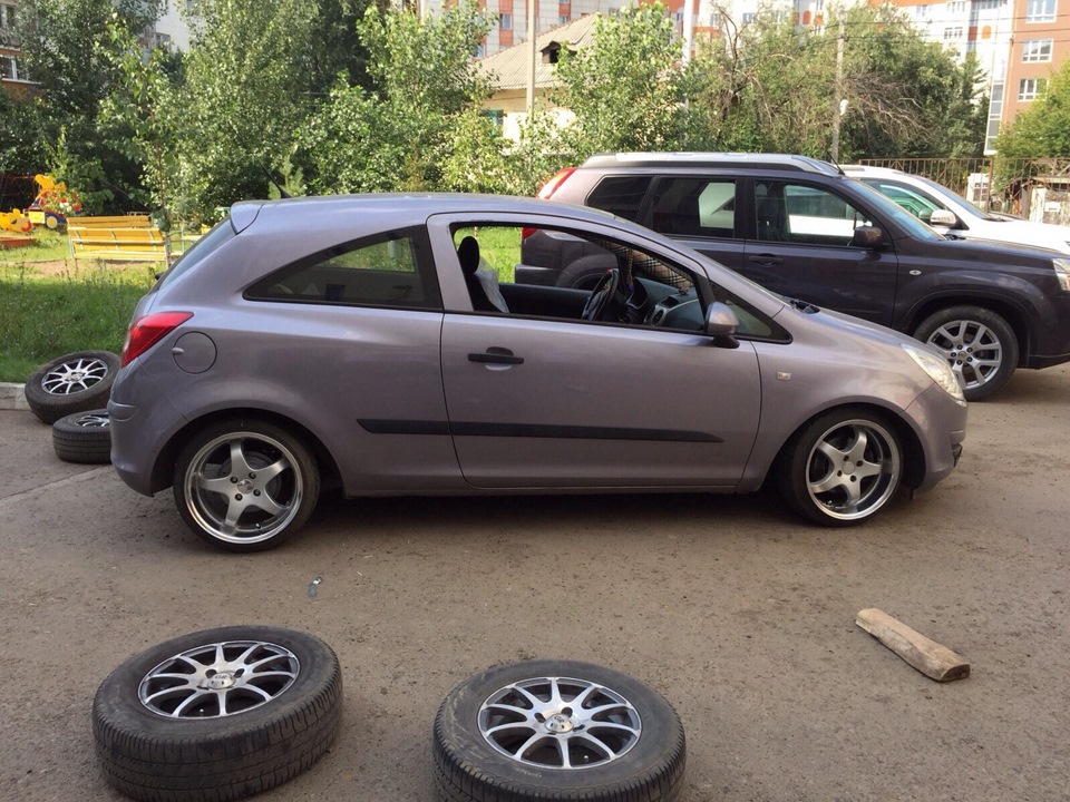 Opel Corsa 2007 stance