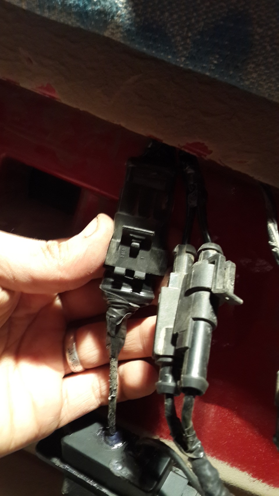 Установка камеры заднего вида+омывайка камеры+обратный клапан на ...