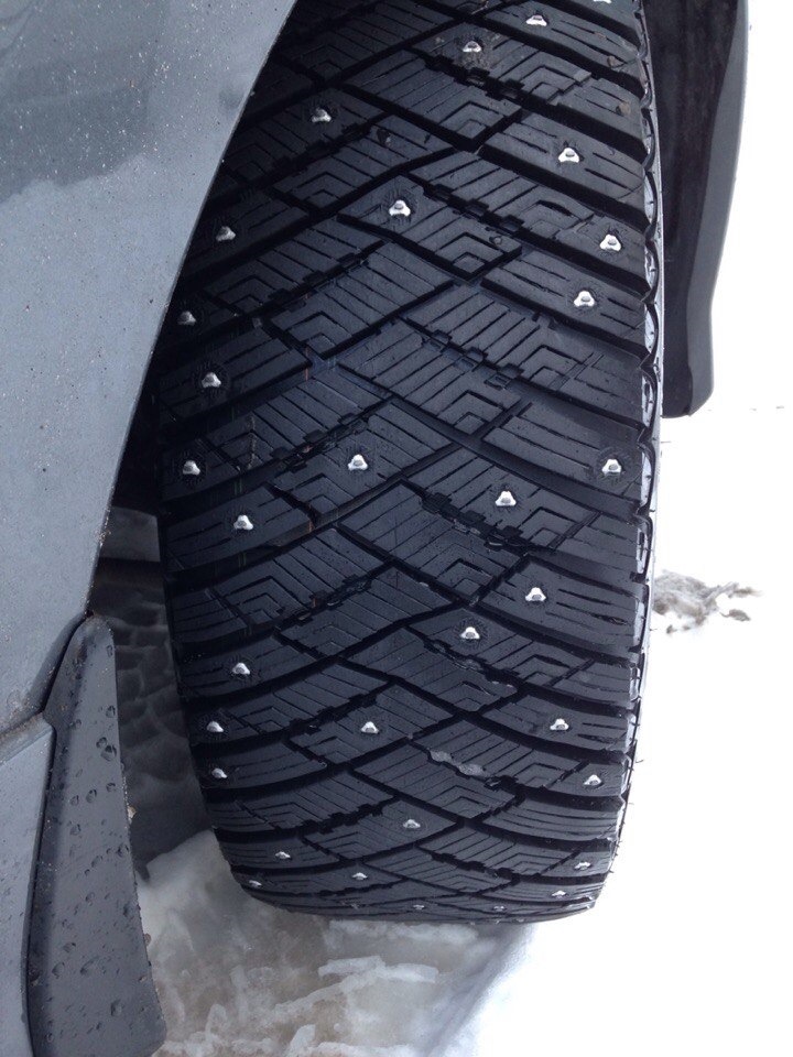 Гудиер айс грип. Goodyear ULTRAGRIP Ice Arctic. Шины Гудиер ультра грип айс Арктик r13. Гудиер ультра грип 800 ,15 радиус. Goodyear ULTRAGRIP Ice Arctic 82t акция.