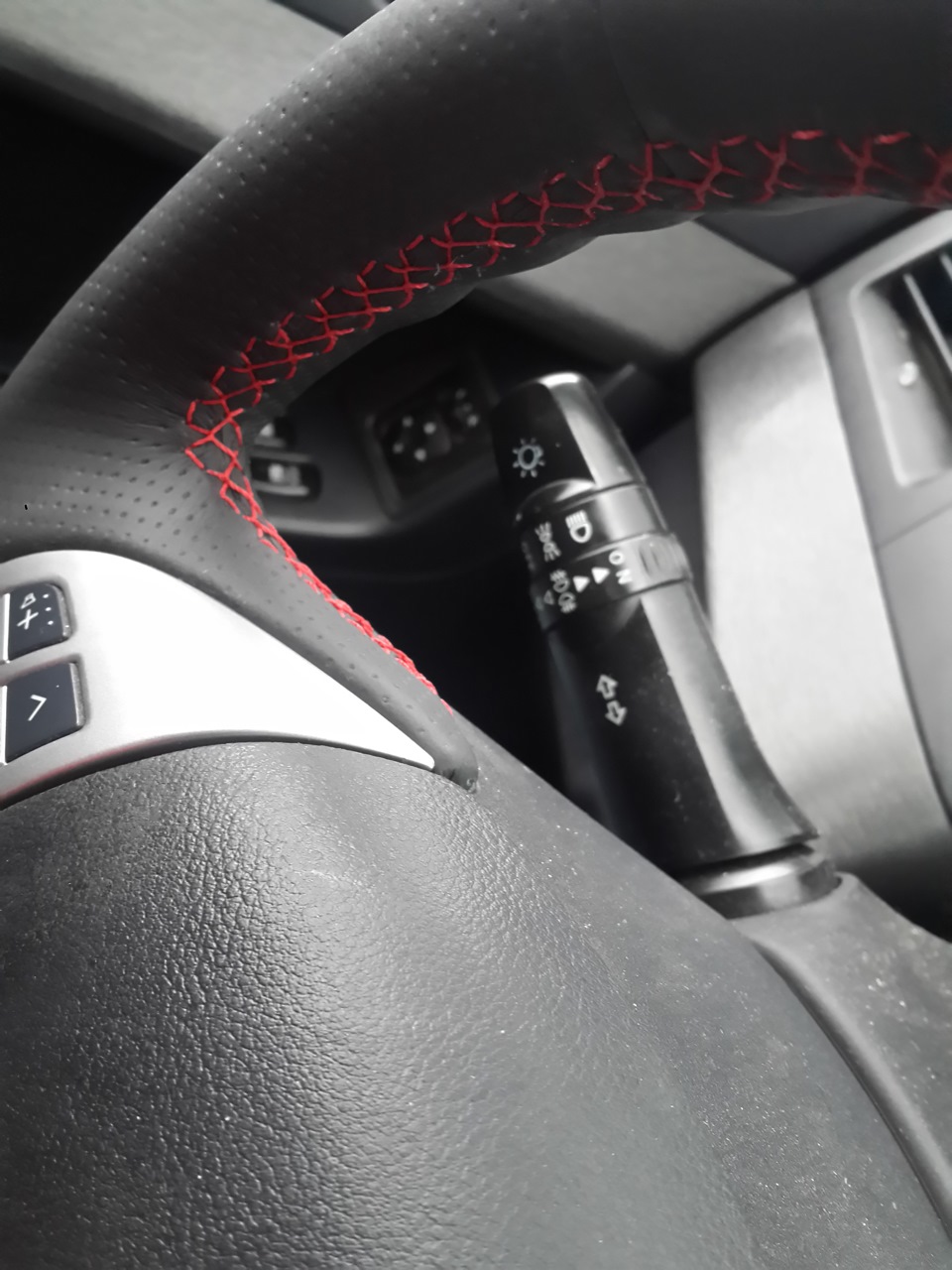 Салон красоты @ Кожаная оплетка для руля — Mitsubishi Lancer X, 2 л ...