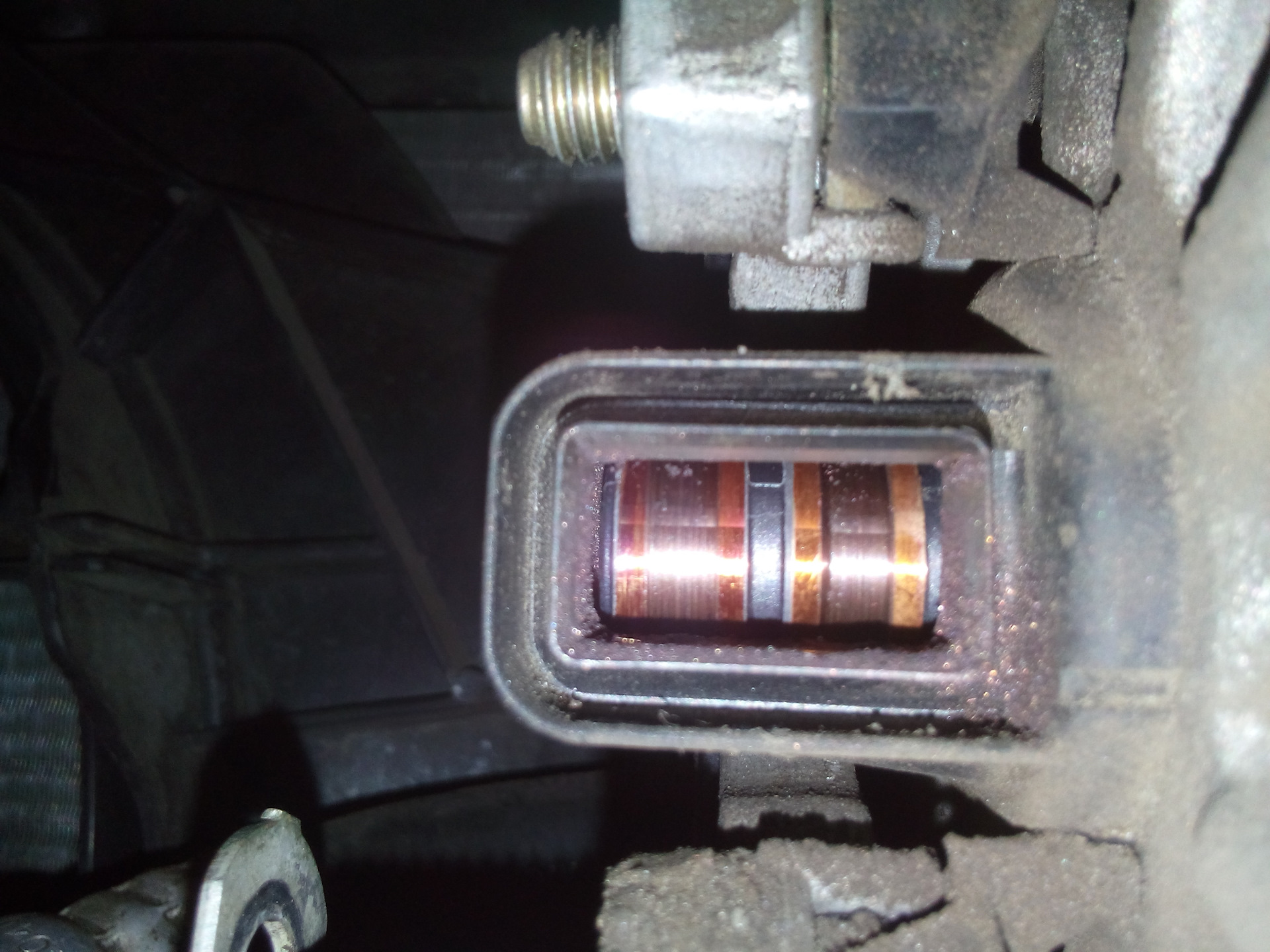 Плавает напряжение заряда АКБ, замена регулятора генератора. — Renault ...