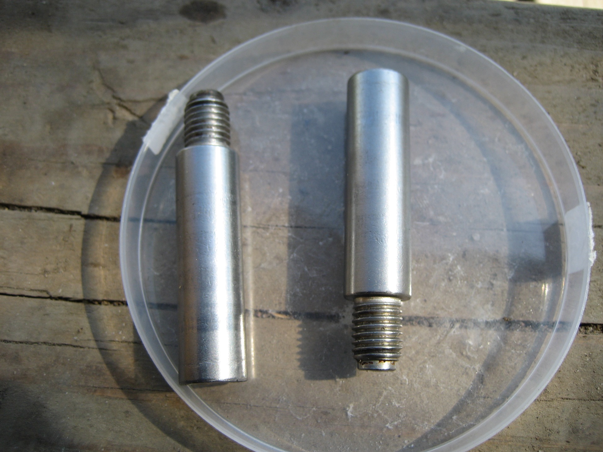 Замена задних тормозных колодок (с электро-ручником). — Volkswagen Golf ...