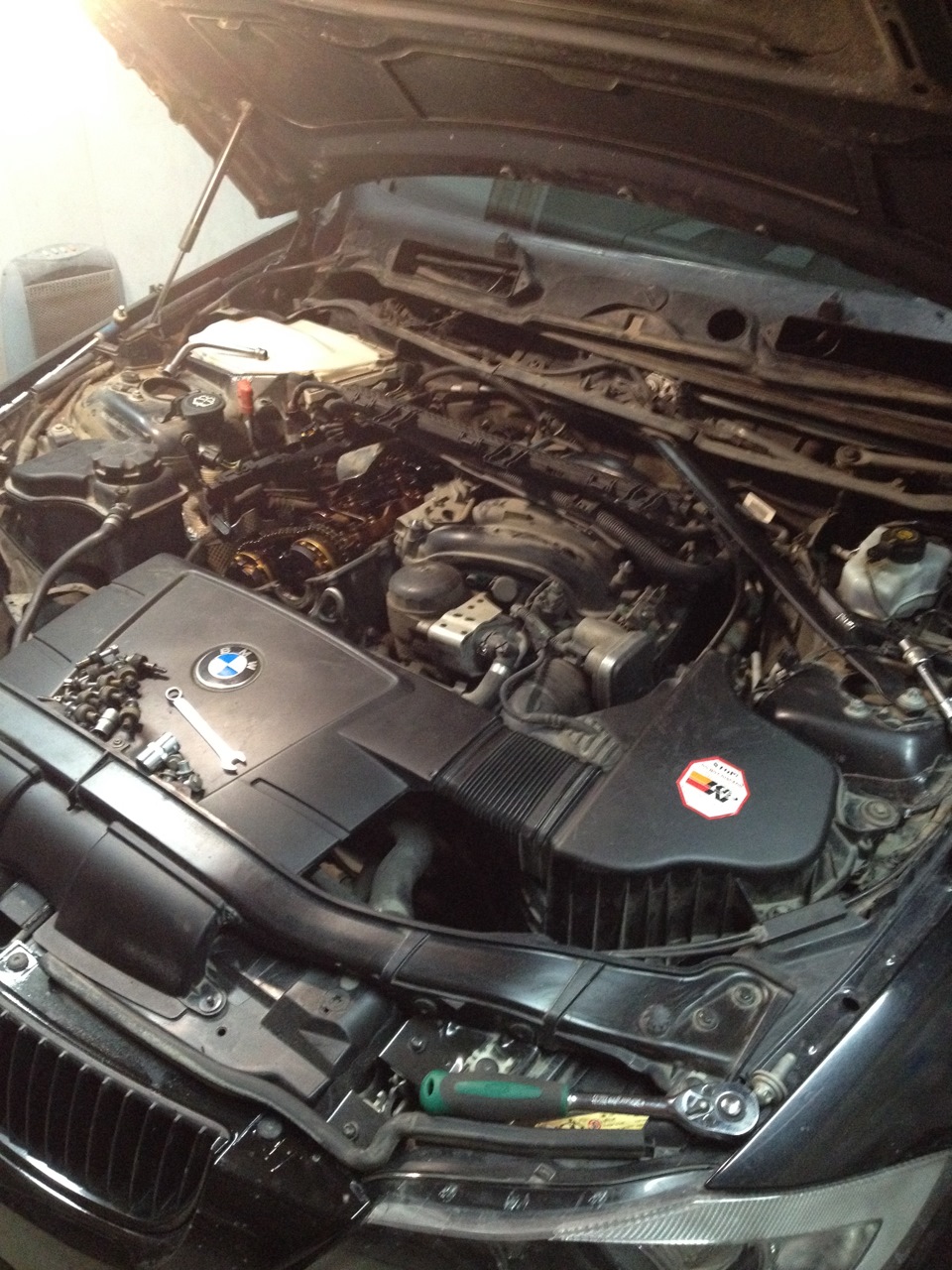 5 Замена прокладки под крышкой клапанов. — BMW 3 series (E90), 2 л ...