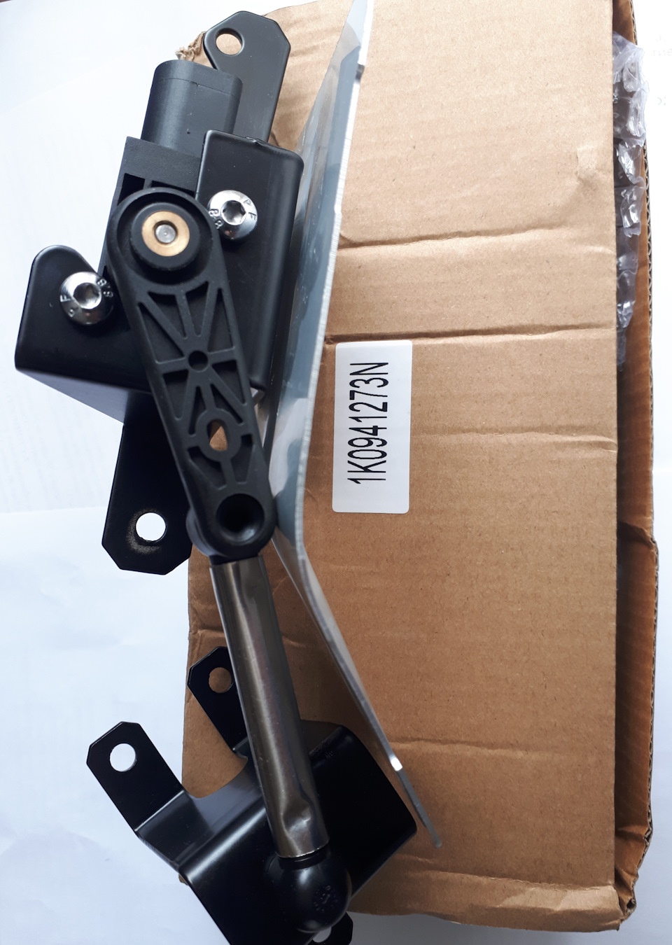 Запчасти на фото: 1K0941273N. Фото в бортжурнале Volkswagen Passat Variant (B6)