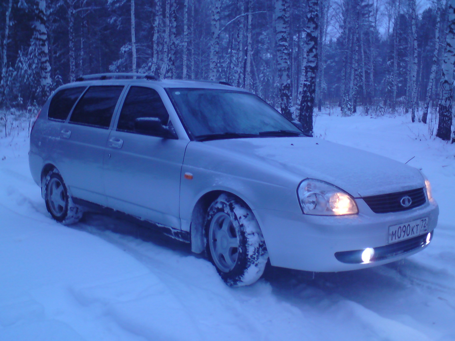 Lada Priora универсал на снегу