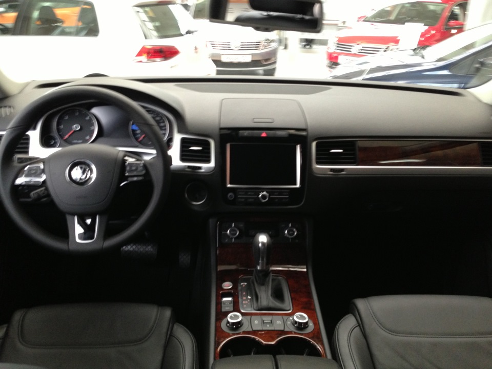 Теперь я сотрудник VW Дженсер Ясенево!) — Volkswagen Polo Sedan, 1,6 л ...