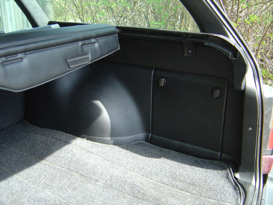 Задняя шторка ваз. Задняя шторка ВАЗ 2115. Шторка багажника Passat b3. Задняя шторка ВАЗ 2109. Пластик багажника 3000gt.