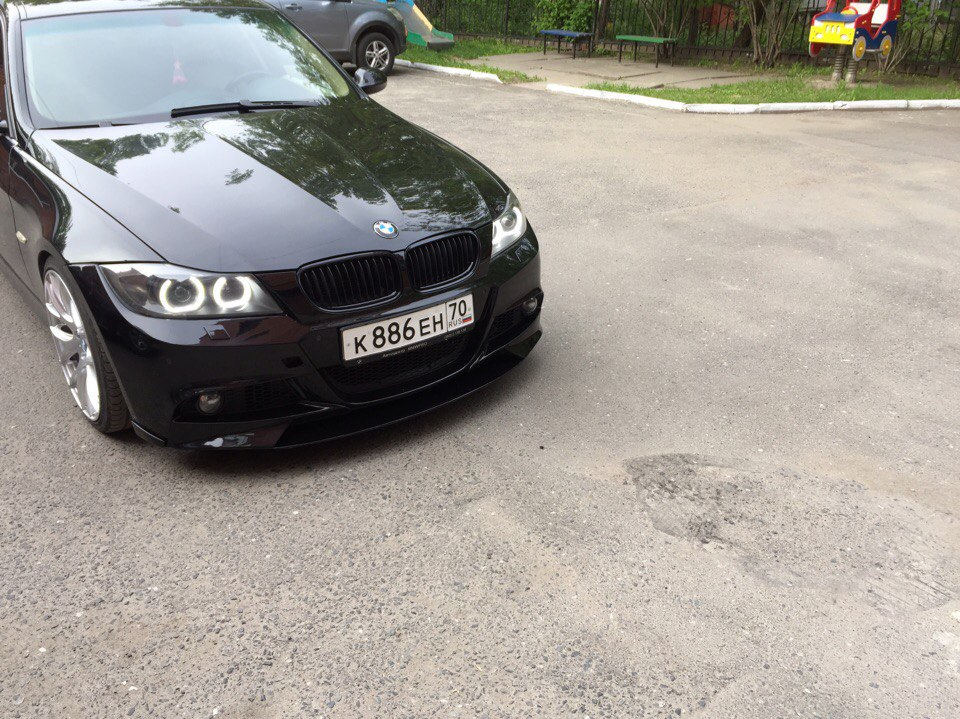 BMW e90 серебристая