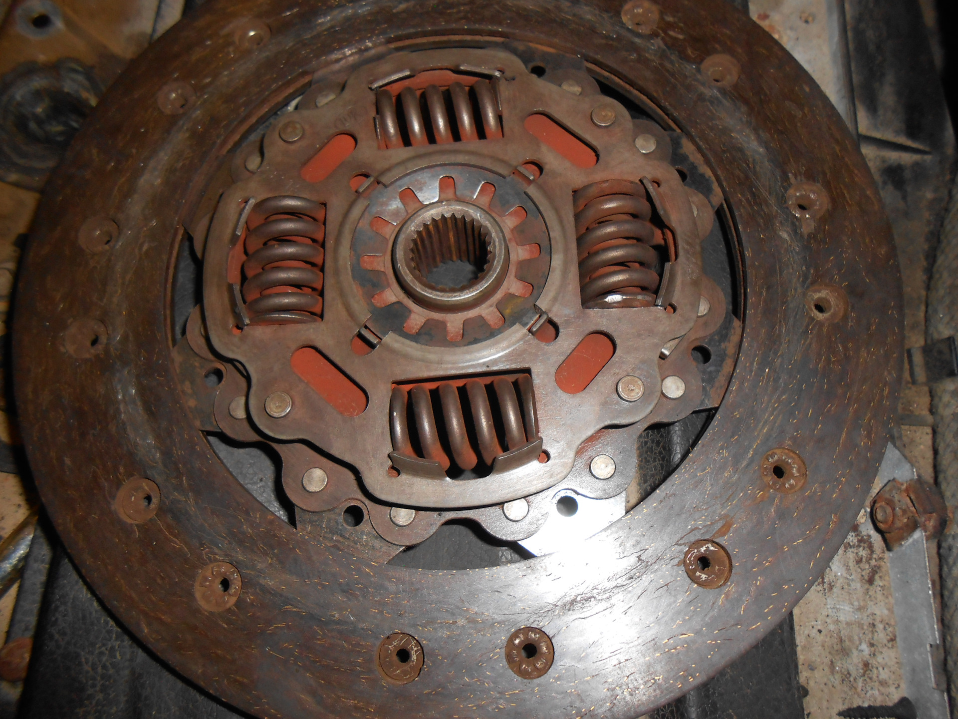 Маховик, корзина, ведомый диск рабочее состояние, оставляем. — Audi 100 ...