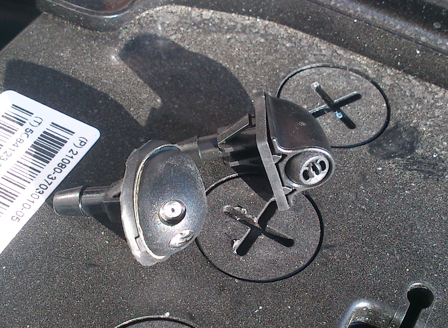 Форсунки стеклоомывателя и щётка стеклоочистителя — Lada Гранта лифтбек ...