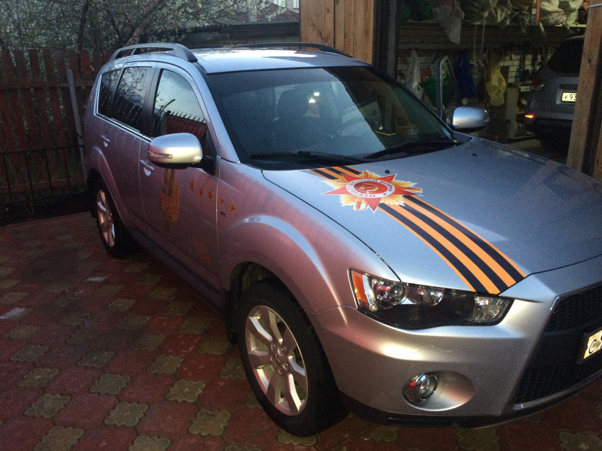 К Параду в честь Дня Победы готовы! — Mitsubishi Outlander XL, 3 л ...