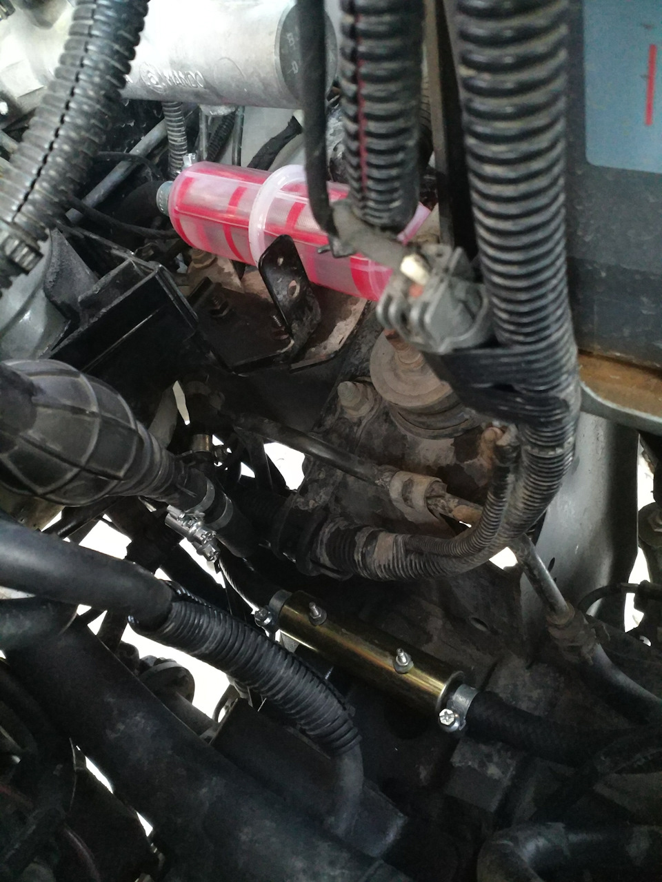 Установил проточный подогреватель топлива и доп фильтр. Прочистка груши ...