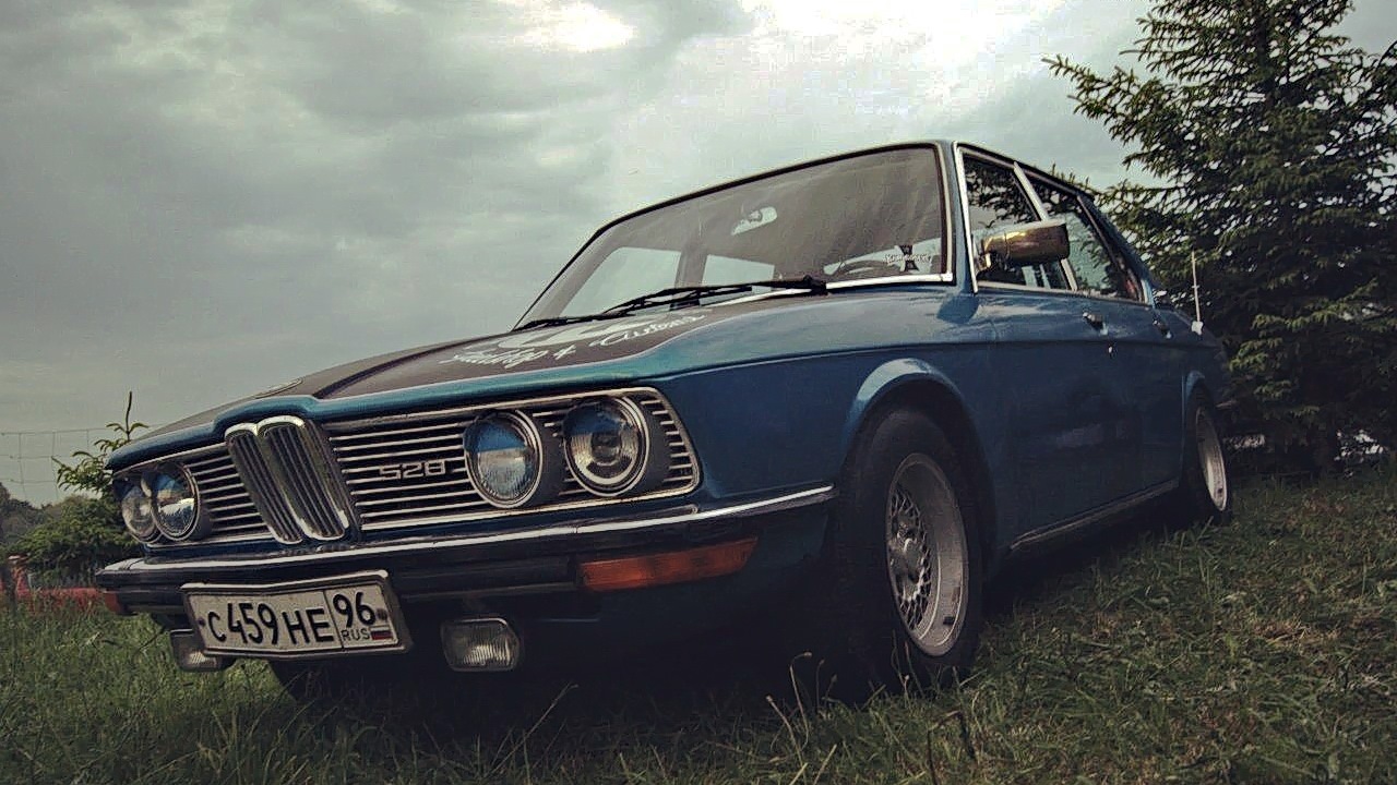 Лошади бмв. BMW 5 1977. BMW 5 Series 1977. BMW 5 Series, 2.5 1977. БМВ 520 1977.