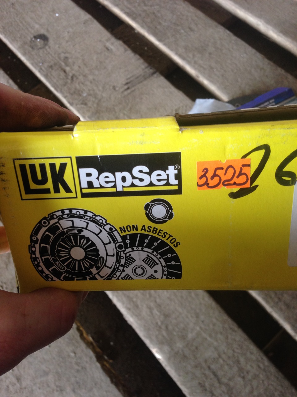 сцепление LUK — Lada Приора хэтчбек, 1,6 л, 2009 года | визит на сервис ...