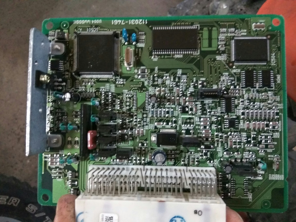 Плата Джима с завода покрыта лаком — Suzuki Jimny (1G)