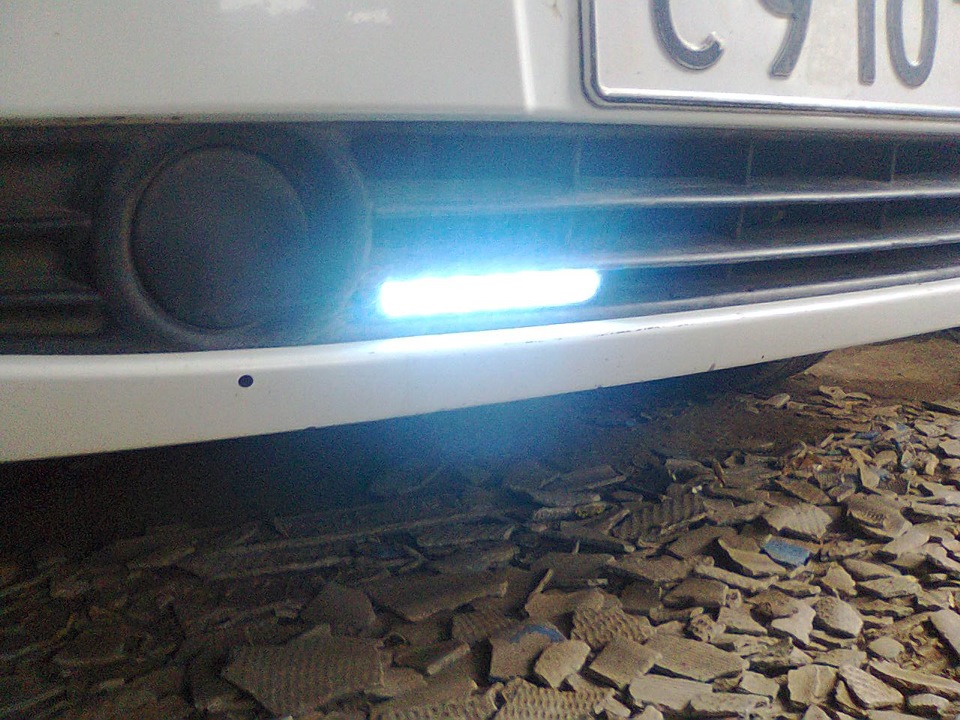 Дхо в бампер логан 1. Ходовые огни в решетку. Ходовые огни в решетку. Ходовые огни в решетку. Ходовые огни в решетку.