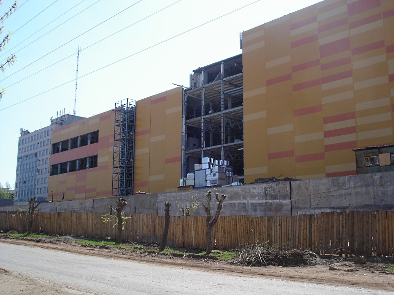 Место есть киров. Jam Moll Киров строительство. Постройка Джеммола Киров. ТЦ лето в Киров до постройки. Джем Молл Киров открытие.