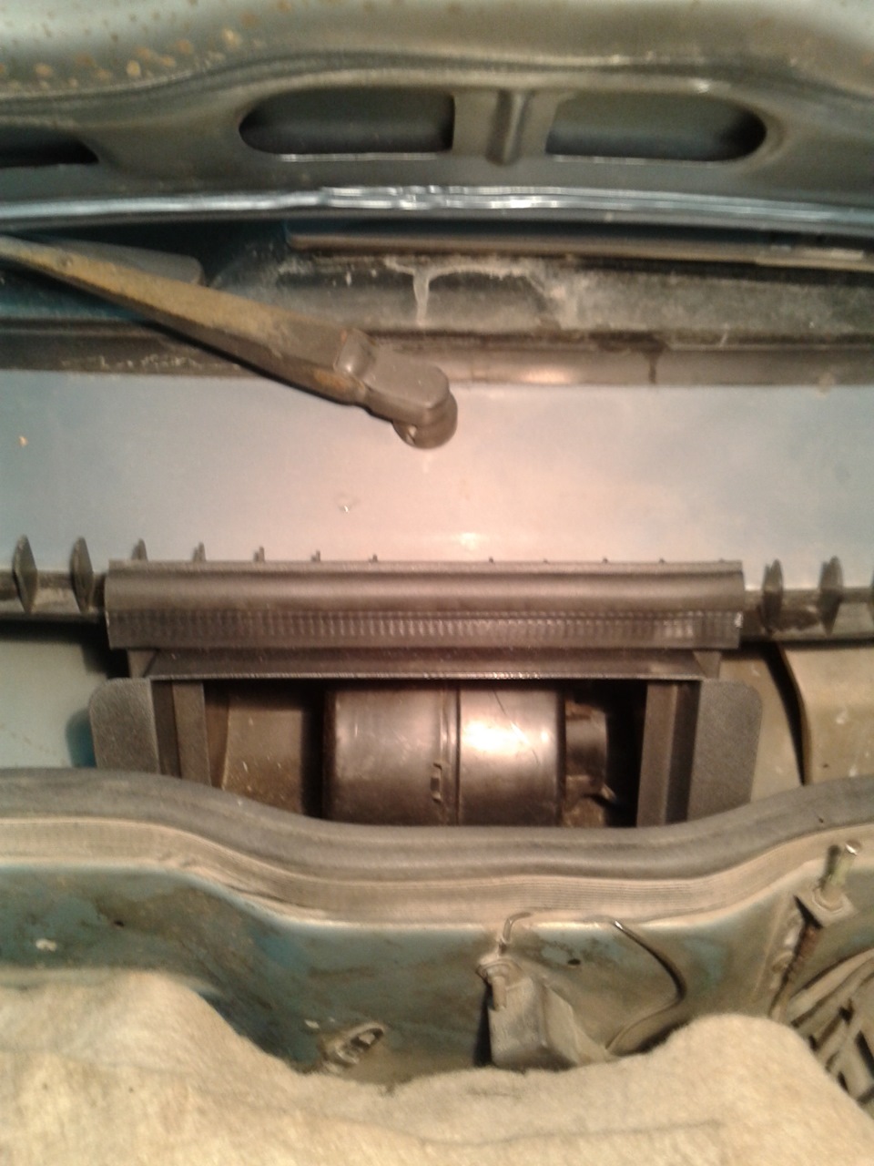 Салонный фильтр приора 2011. Как поставить фильтр на печку. Cabin filter салонный фильтр. Фильтр салона ваз 21 10. Как поставить фильтр на печку.