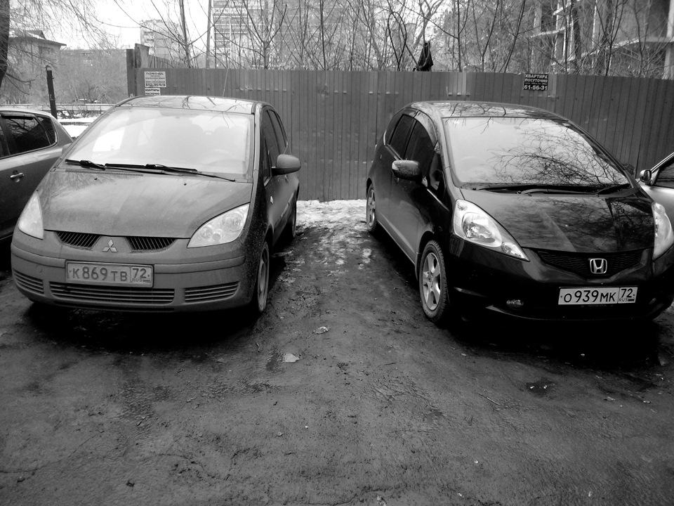 Две хищницы) — Mitsubishi Colt VI, 1,3 л, 2008 года | просто так | DRIVE2