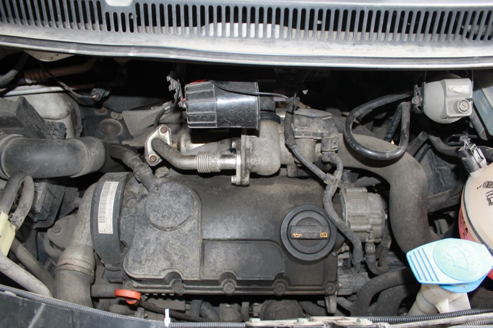 Т5 дизель 1.9. ЕГР Фольксваген т5. Фольксваген TDI 1.9 EGR. VW t5 1.9 TDI клапан ЕГР. ЕГР на Фольксваген т5 дизель.