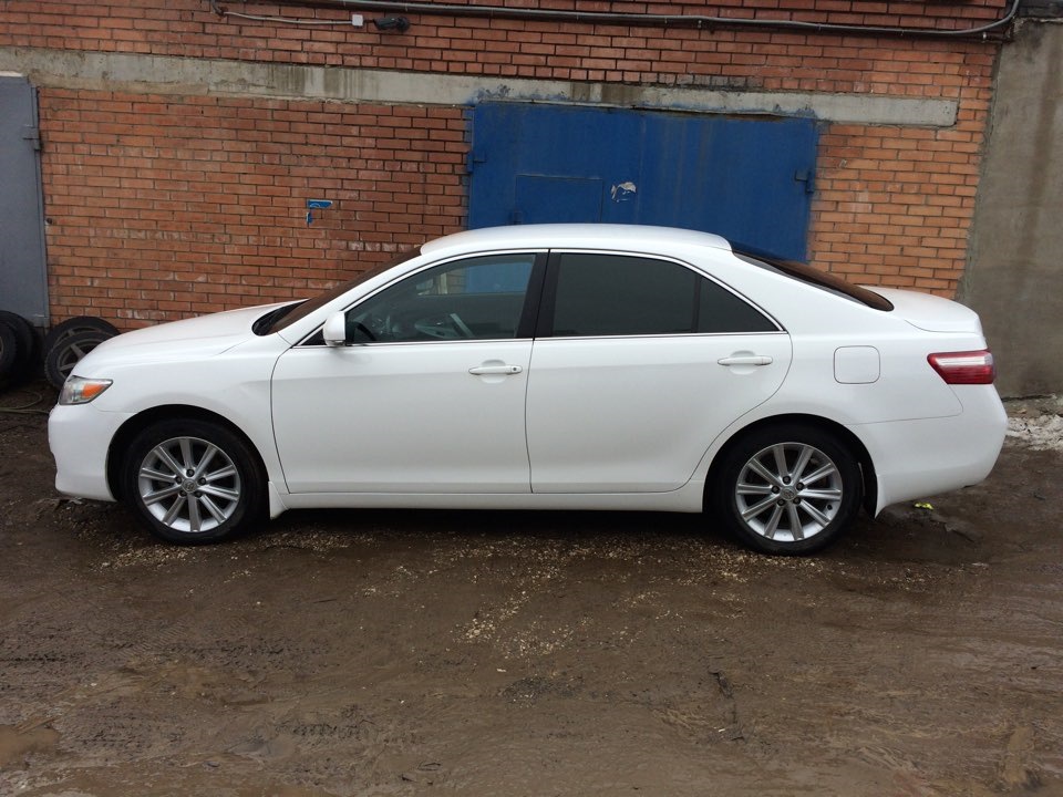 40 white. Camry r17 xv40. Тойота Камри на дисках Камрики r17. Toyota Camry xv40 колеса r 17.