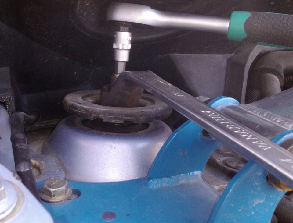 Замена передних стоек - Honda Fit (3G), 1,3 л, 2013 года своими руками DRIVE2