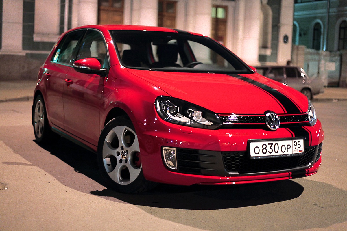 Volkswagen Golf 6 GTI капот