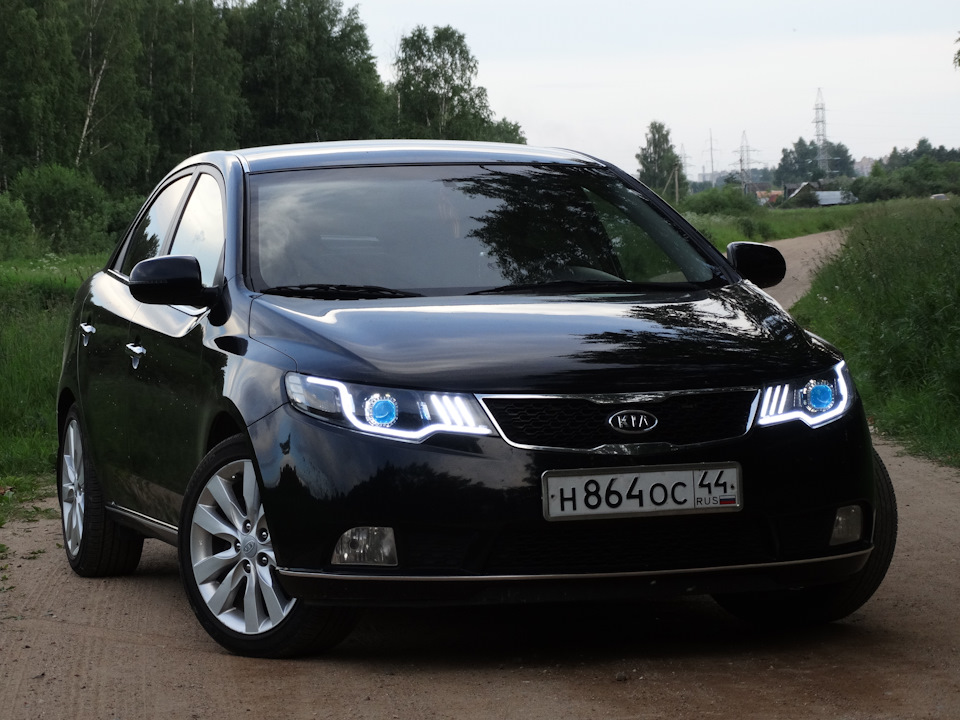 Боковые накладки Roadruns на Kia Forte Cerato (Некрашеные) Harrisko.com