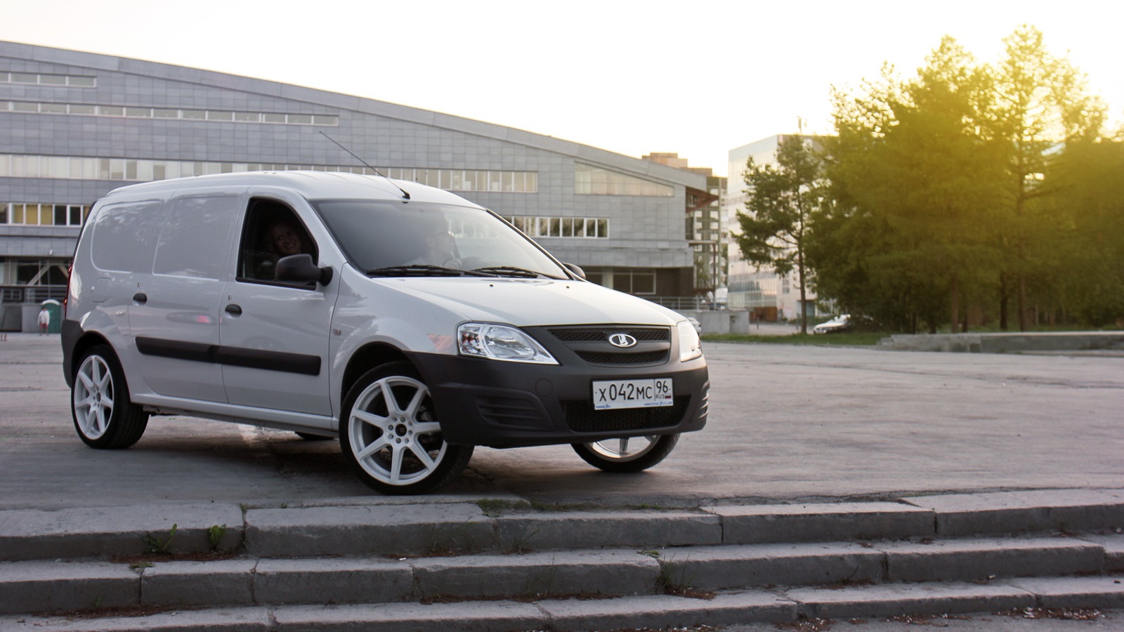 Lada Largus Фургон 1.6 бензиновый 2013 | на DRIVE2